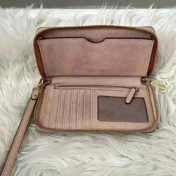 Michael Kors Jet Set Saffiano Leather Wristlet with strap - Picture 3 of 12